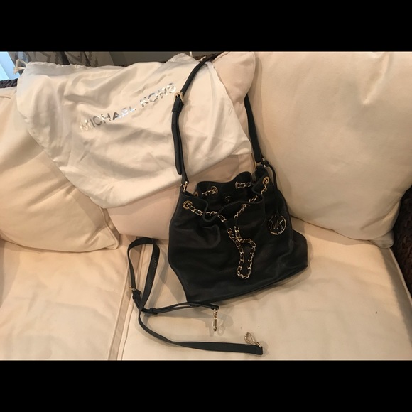 Michael Kors Bucket Bag - Picture 4 of 7